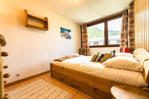 Stay in the heart of Chamonix close to the slopes