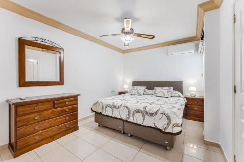 Terrazas del Duque II apartment