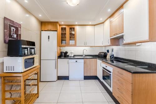 Terrazas del Duque II apartment