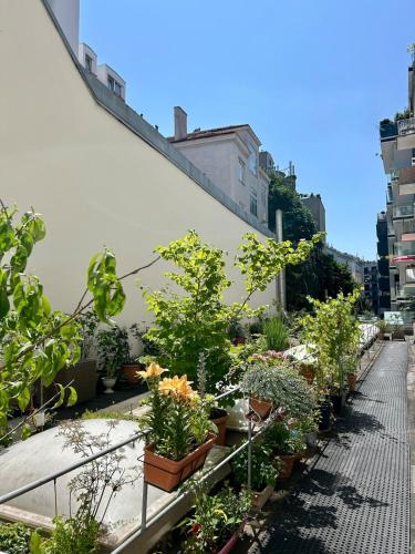 Central Vienna 2-Bedroom Next to Stadtpark