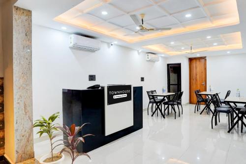 Фотография из галереи Super Townhouse Sector 143B Noida в городе Ноида
