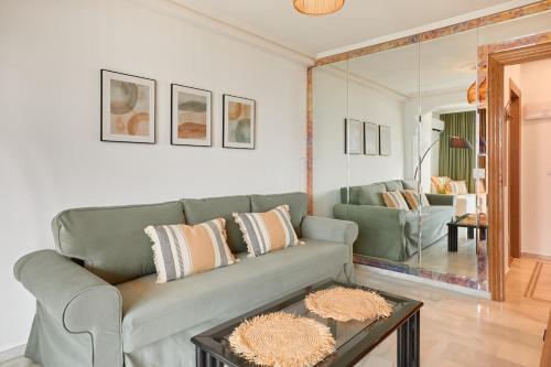 Av. Mediterraneo Apartments - by Welcomely, Olive.