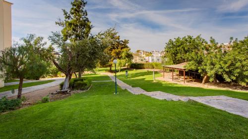 Alvor 3 Bed Apt with Airconditioning, Sea and Poolview near Beach