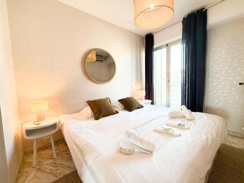 Two bedrooms Sea View Apartment - First line Croisette ID275
