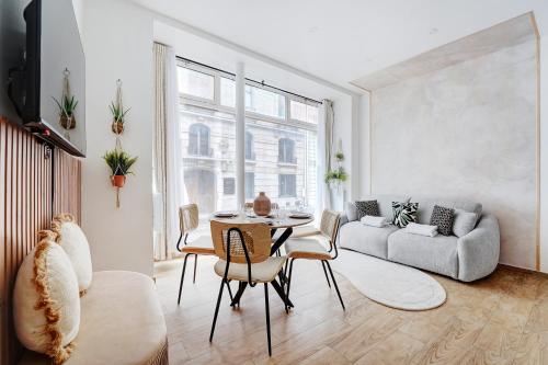 "Cozy Apartment 1BDR 4P – Paris 8th Saint-Lazare