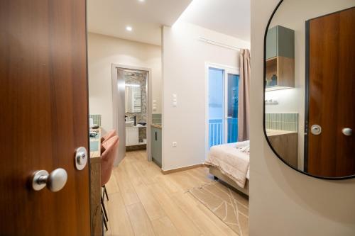 The Minion Elegant Suite Piraeus