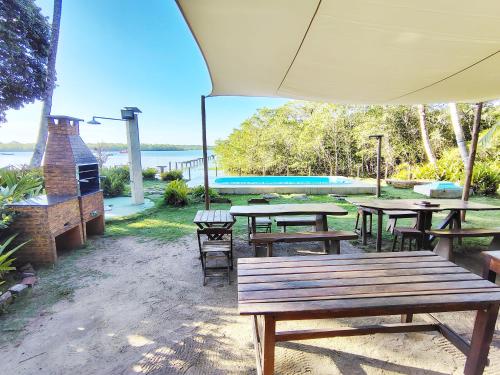 Bazén v ubytování Casa de Temporada Arcádia, Piscina, 22 Hóspedes, 5 Suítes e Churrasqueira em Itacaré na Bahia nebo v jeho okolí