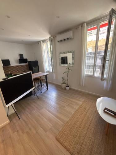 Renovated F3 Parking Clim Nice Mont Boron