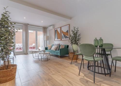 Large with terrace- 2Bd 1.5Bth- Plaza Castilla