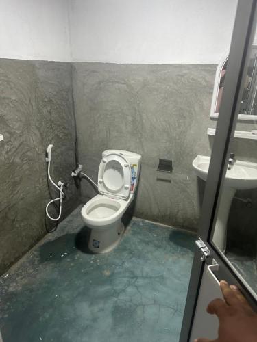Ένα μπάνιο στο The hostel abay