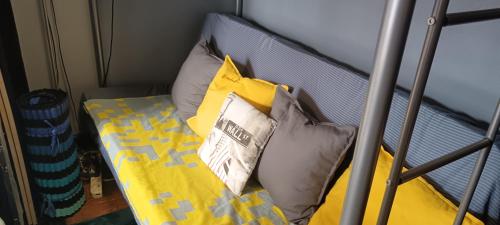 Ένα ή περισσότερα κρεβάτια σε δωμάτιο στο F2 entier 30m2 à La Porte d'Italie