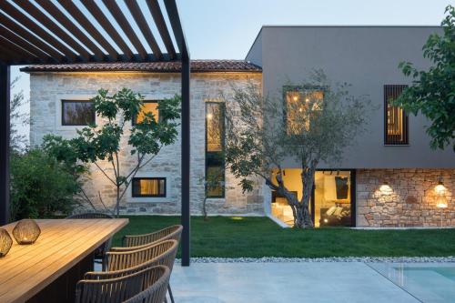Villa Melon with private pool and BBQ near Poreč