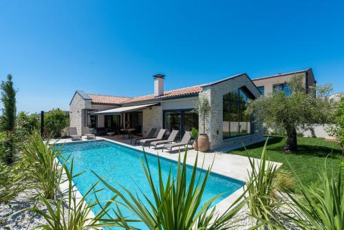 Villa Flores with private pool in Tar