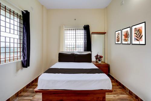 Gambar di galeri bagi Hotel O SRI SRINIVASA BOARDING & LODGING di Aivarkhandpur