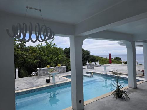 Kolam renang di atau dekat dengan Royal - Chez Mango Villa