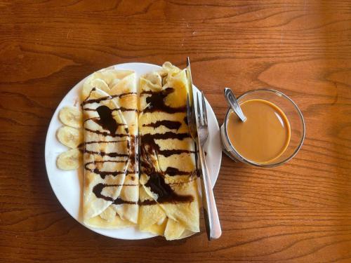 Φαγητό σε αυτό το δωμάτιο σε οικογενειακή κατοικία ή κάπου εκεί κοντά