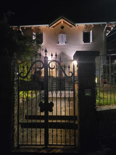 Το κτήριο όπου στεγάζεται  το bed & breakfast
