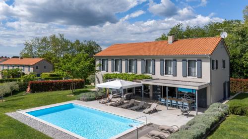 Villa Povetica with private pool and BBQ