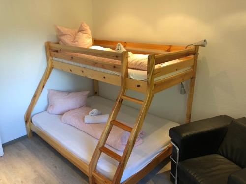 Galeriebild der Unterkunft Am Badesee Villa Svenson am Ellertshäuser See in Stadtlauringen