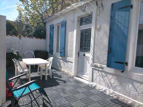 Petite maison CHATELNANON à 250 mètres de la mer