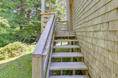 Gambar di galeri bagi Walk to Ocean! Forested Oregon Coast Getaway di Seal Rock