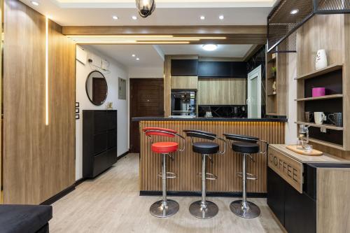 Η κουζίνα ή μικρή κουζίνα στο 121/40/13 · Amazing luxury 2BR Apt Madinty Patio with views!