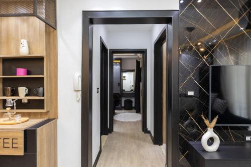 Ένα μπάνιο στο 121/40/13 · Amazing luxury 2BR Apt Madinty Patio with views!