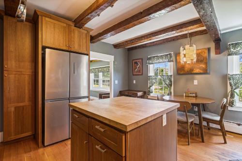 Dapur atau dapur kecil di The Good Bones Abode