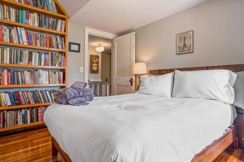 Katil atau katil-katil dalam bilik di The Good Bones Abode