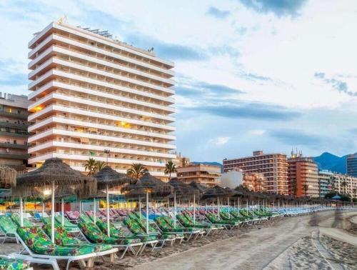 Stylish Fuengirola Studio with Panoramic Sea View