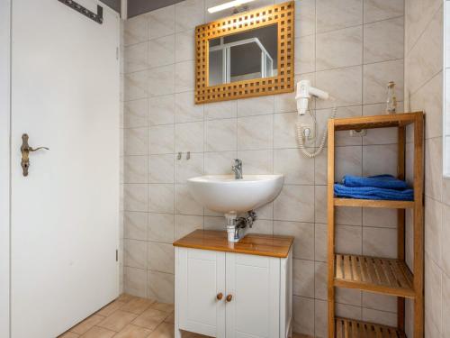 Ένα μπάνιο στο Reihenhaus mit Wlan in Buchholz am Müritzsee