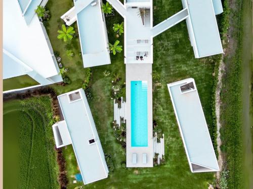 Πισίνα στο ή κοντά στο MITI TIKAAN villa