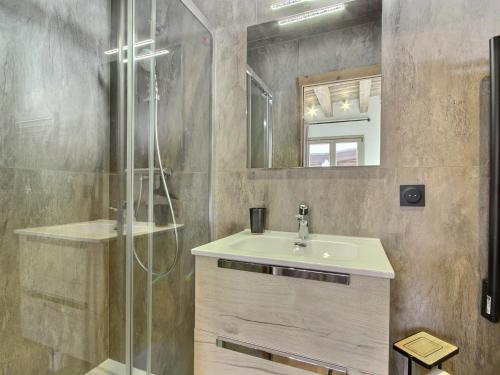 Chalet neuf avec jacuzzi et sauna