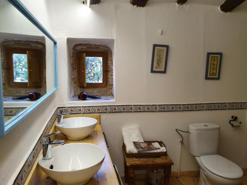 Un baño de B&B Mas Torrencito Pet Friendly