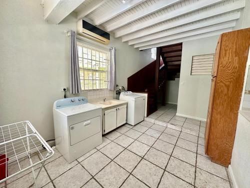 Embassy Villa photo 3
