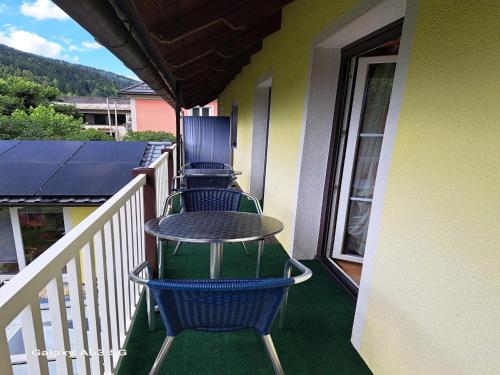 Un balcón o terraza en Cozy Apartment in Feld am See near Ski Slopes
