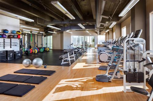 Fitness centrum a/nebo fitness zařízení v ubytování Hyatt Regency Bellevue