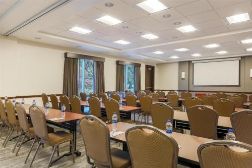 Zona business o sala de conferencias en Hyatt Place UC Davis