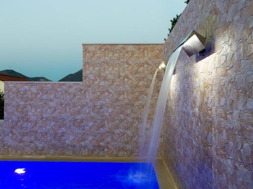 Бассейн в Splendid Villa in Achlades with Private Pool near Bali или поблизости