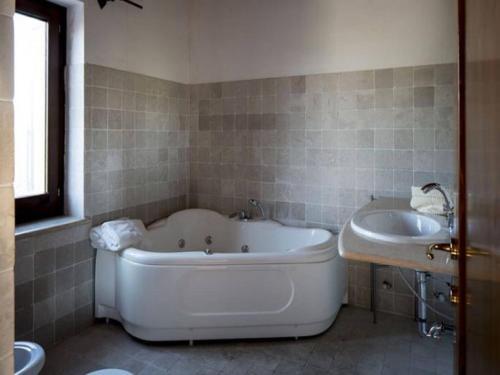 Fotografie z fotogalerie ubytování Charming apartment in Ascoli Piceno near village v destinaci Ascoli Piceno