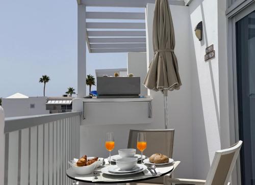 Palm Oasis by Villalize