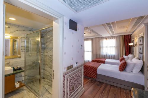 Ένα μπάνιο στο Meserret Palace Hotel - Special Category