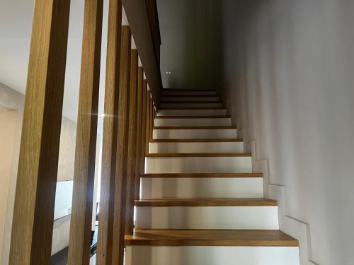Φωτογραφία από το άλμπουμ του Modern 4BR & 3BR Villa with Pool, Near Portonovi σε Kumbor