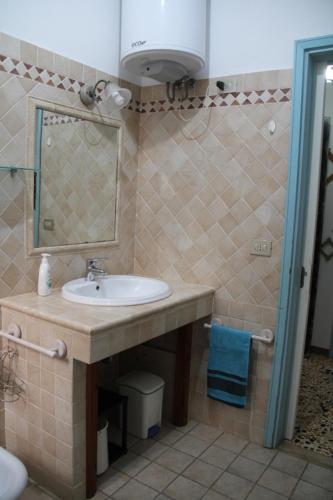 Koupelna v ubytování Bouganville house