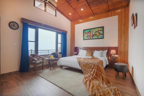 Giường trong phòng chung tại SaffronStays Zephyr