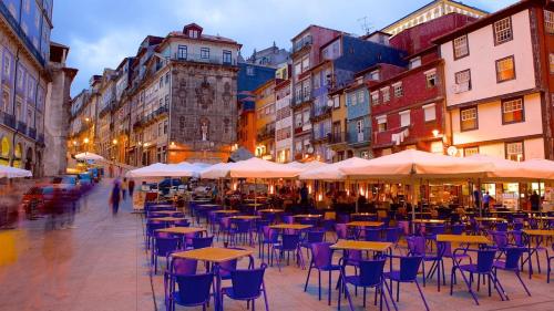 Apartamento T3 perto do Centro do Porto, Check-in 24 horas,Cozinha totalmente equipada, Wi-Fi 44Mbps, Propriedade Confortável e Espaçosa, Com Vaga de Carro Pública, Adequada para famílias, hóspedes em negócios e grupos de amigos e nomades digitais