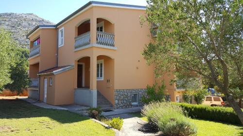 Apartmani California