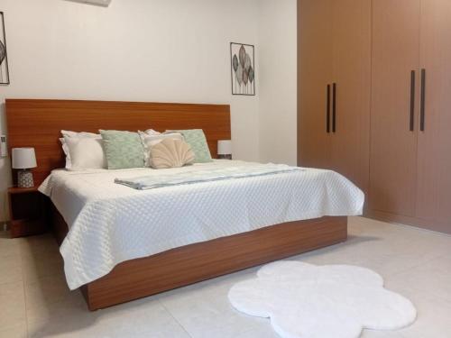 Ένα ή περισσότερα κρεβάτια σε δωμάτιο στο Modern 2-room apartment in Les Mamelles - Secured residence