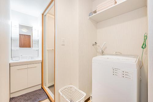 Tawaramachi Stay 2 minutes' walk from Tawaramachi Station and 10 minutes' walk from Asakusa Station