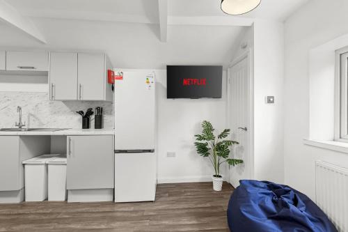 Una cocina o zona de cocina en Groups - 8 plus DBed-zzz - 5 comfy separate bedrooms